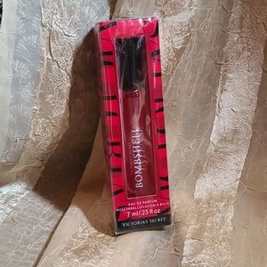 NWT Victoria secret rollerball perfume. (#A0016).